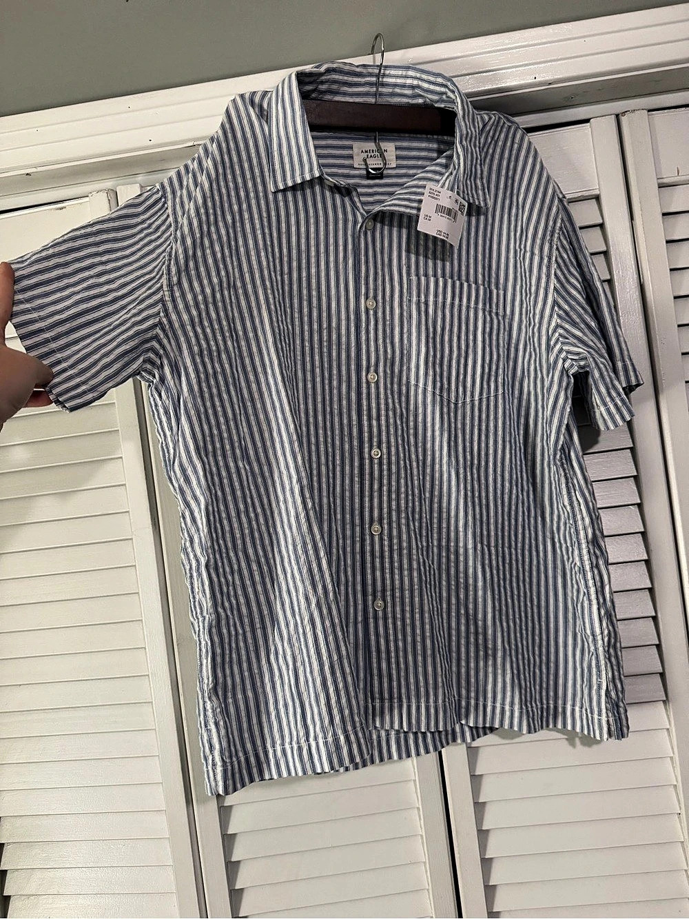 American Eagle Seersucker Short Sleeve Button-Up Shirt Men's Striped Shirt Size